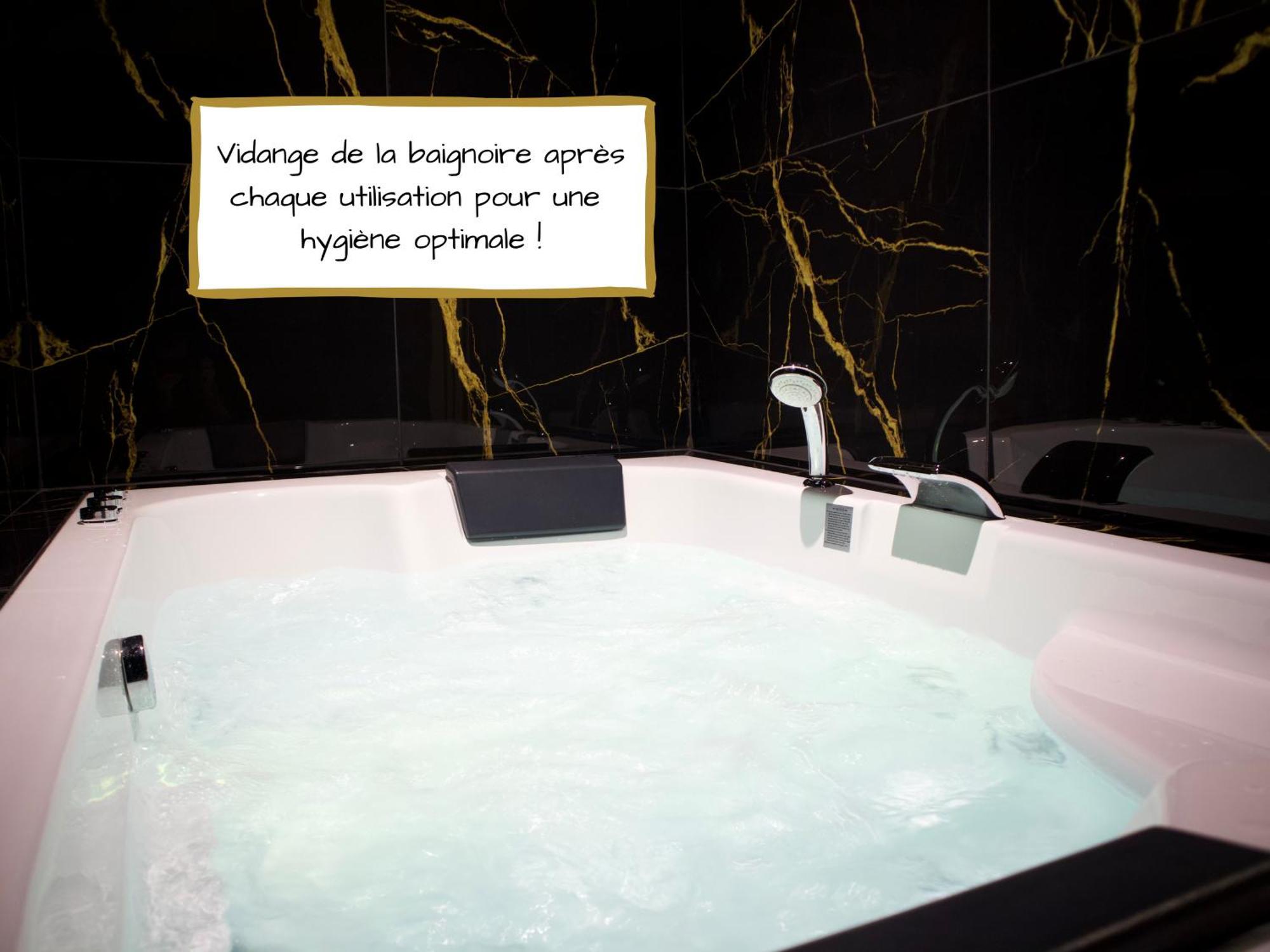 Sejour Detente A Saint-Omer - Jacuzzi Prive, Terrasse, Centre-Ville Et Parking Gratuit Экстерьер фото